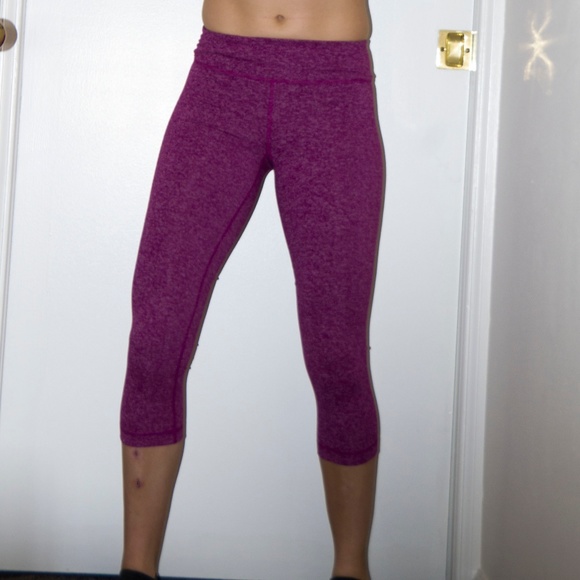 Under Armour Pants - NWT Burgandy Under Armour Spandex Capri